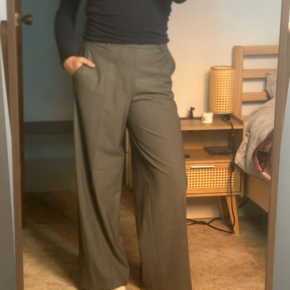 Uniqlo Women's Gray Wide-Leg Pants